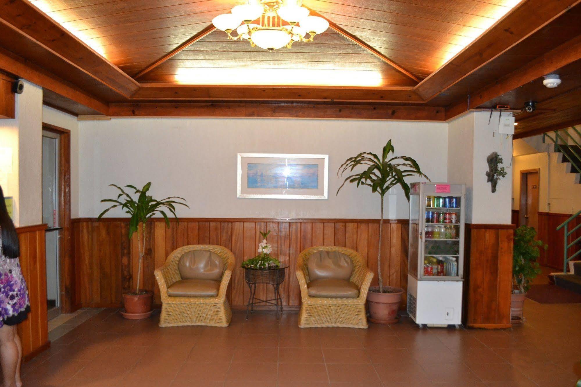 Hotel West Plaza By The Sea Koror Exterior foto